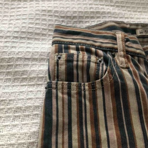  - Jätte fina randiga jeans från pull&bear. Köparen står för frakt ⚡️💘