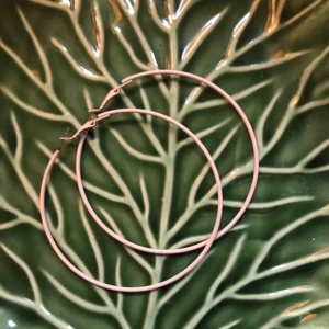  - Ljusrosa örhängen. Endast använt 2-3 gånger.