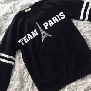  - Tröja Knappt använd 