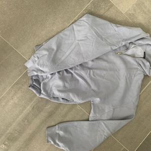 ljusblå Brandy Melville hoodie - En oversized Brand Melville hoodie. Snygg och fint skick. Har köpt den för fler månader sen, men har bara använt en gång 💝