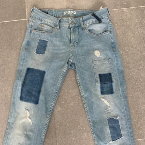 PepeJeans ljusblå jeans  - Regular fit, Regular waist, Slim leg. Säljer mina jättefina Pepe Jeans jeans !! 💘