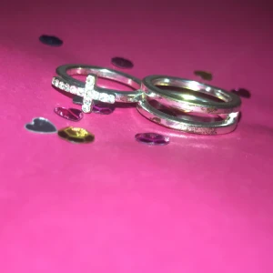 ”Dubblering” - Lite smått sliten tyvärr! Men alla stenar på korset är kvar!:)