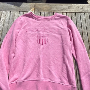 Rosa Gant sweatshirt - Storlek Xs, använd ett bra tag, men bra skick