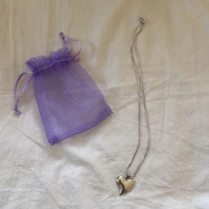 Halsband  - Med tillhörande påse