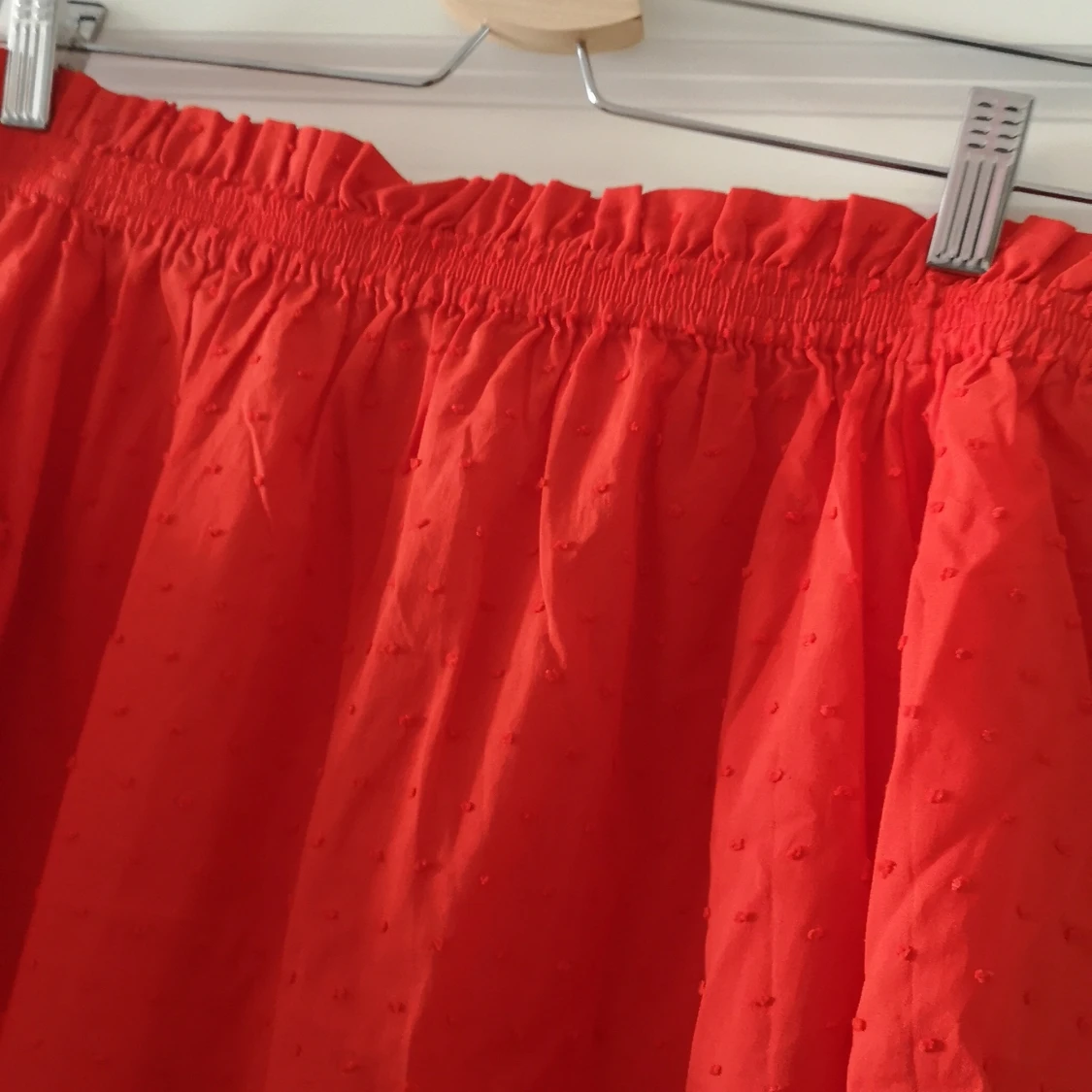 Röd prickig blus💃 - 91