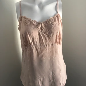 Topp i siden Noa Noa - Topp i 100% siden från Noa Noa. Storlek M. Oanvänd. 