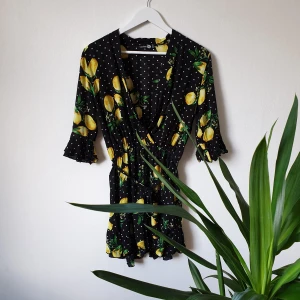 Lemon🍋 print BOOHOO playsuit - Playsuit from boohoo - worn only once. Labeled as size 40, but quite small in size, more like 36( S-M)