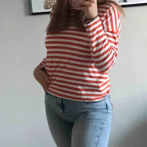  - Tröja i storlek M från Bikbok🥰