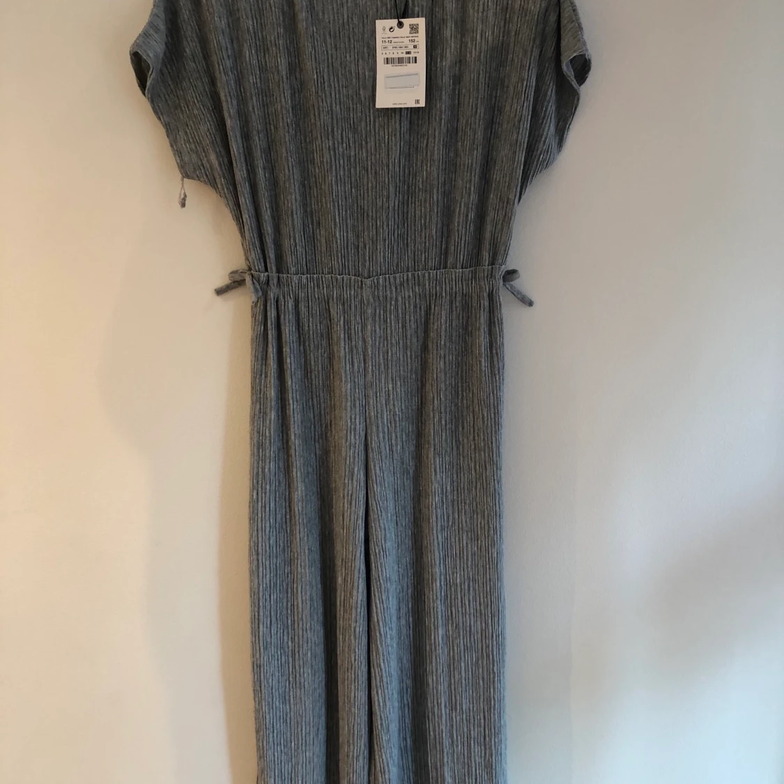 Grå byxdress från zara. Strl 152