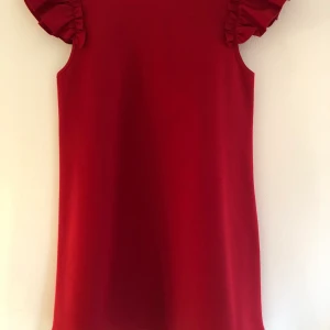 Röd Klänning strl 152 - Jättegullig röd klänning från SHEIN. Strl 152