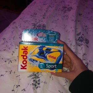 ENGÅNGSKAMERA - En vattentät engångskamera. HELT OÖPPNAD. Sälja då jag inte fått använding för den. Frakt tillkommer❤️📷