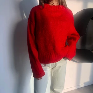 Stickad tröja från Weekday - Stickad tröja från weekday som tyvärr inte längre använda av mig. Är i storlek S. Buda i kommentarerna!