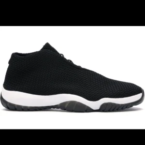 Air Jordan Futures - Sparsamt använda (nyskick!) Jordan Futures. Använda Max 3 gånger. Storlek 42. 
