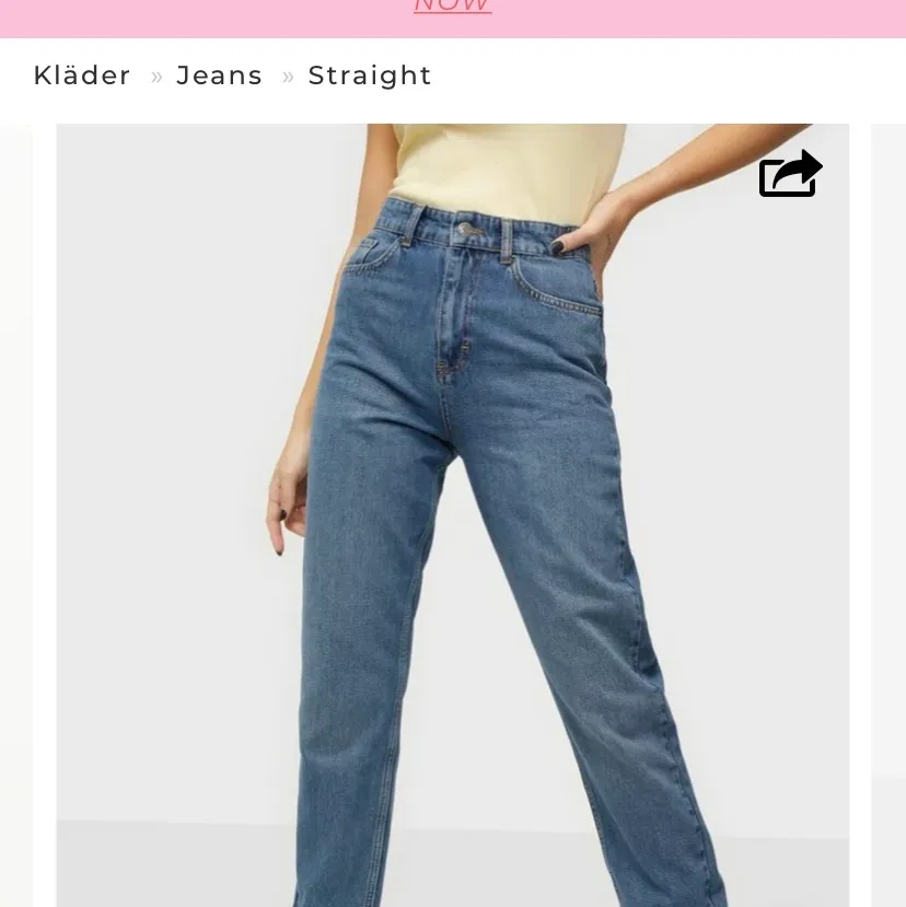 Supersnygga mom jeans som endast kommit till använd vid ett par tillfällen💕 kan frakta men då står köparen för fraktkostnaden💕. Jeans & Byxor.