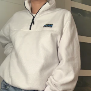 Fleece - Fleece från Junkyard i storlek M, endast kommit till användning i Valdisere. Bud: 260kr
