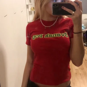 cool t-shirt  - snygg tröja röd svensk pop🙏🏻🤟🏼