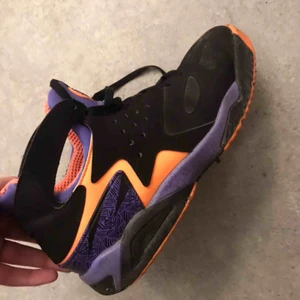  - Nike air tech challenge huarache. Väldigt bra skick, skicka pm för fler bilder eller info:)