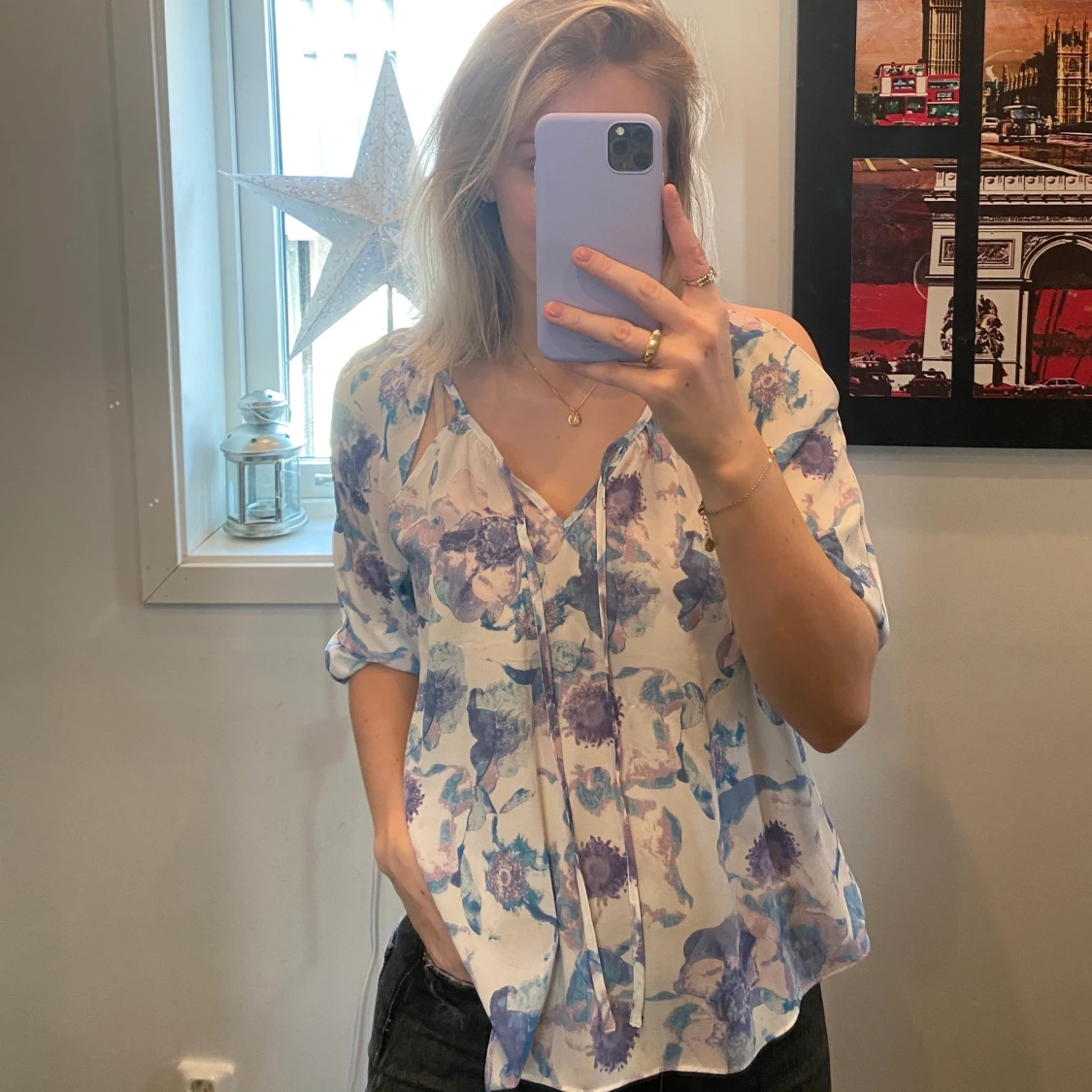 Blommig blus från Bikbok - 90