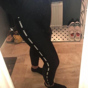 Strongertights - Köpta för 800kr och är endast använda ett fåtal gånger, så är i skick som nya. Små i storleken. Köparen står för frakten💕💕