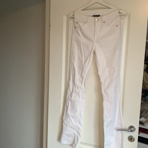 Vita jeans  - Vita jeans från kappahl storlek 34/xs 
