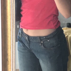Low waist sacondhand jeans  - Ett par jätte bekväma low waist jeans som jag köpte på en sacondhand i sommras!!! ❤️❤️