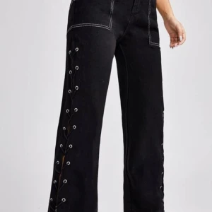 Strorlekn är S - Oanvänd säljer den för den var lite stor för mig.