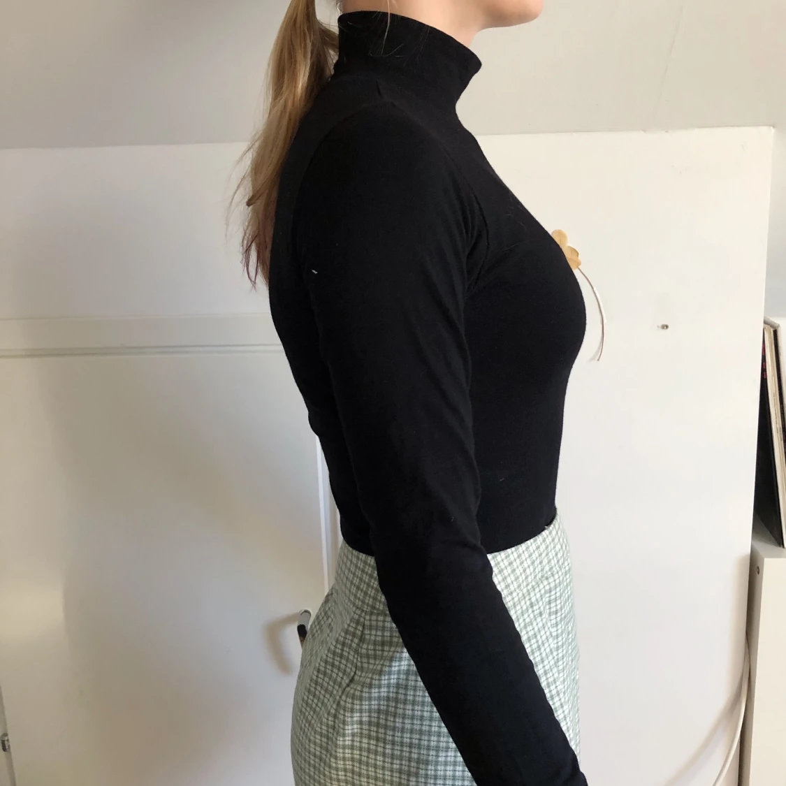 Svart polotröja i body - 90