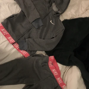 Nikedress - Köpte dessa i Augusti 2020 ,har använt få gånger då dom är för liten för mig. Dock väldigt fina men jag ska släppa taget nu! 