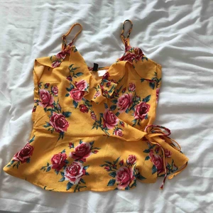  - Fin topp från hm. Använd en gång. Köparen står för frakten