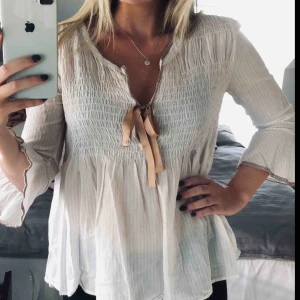  - Odd Molly blus i ljusrosa. Använd 2 gånger. Säljer pga aldrig används. Storlek S/1