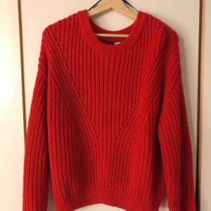  - Superskön tröja som tyvärr inte kommer till användning. Köparen står för frakten. Hör gärna av dig vid eventuella frågor. 