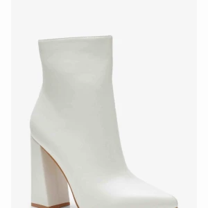  - SKIT SNYGGA skor, 12 cm klack. Aldrig använda pga för stora