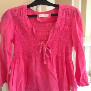  - Ceriserosa blus från odd molly 