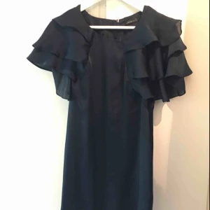  - Jättefin klänning från Styelin. Tyvärr inte min storlek längre, använd endast två gånger 