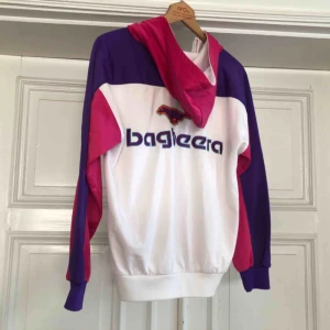  - Vintage Bagheera hoodie i trevligt använt skick.  Storlek XS Hämtas i Uppsala eller skickas mot fraktkostnad
