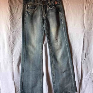  - Trendiga loose byxor oanvänd  Passar bra för M/L eller även (S med bälte) Frakt ingår