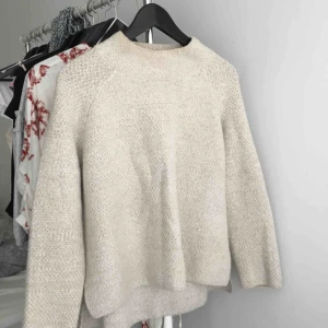  - Skönaste tröjan från Mango. 