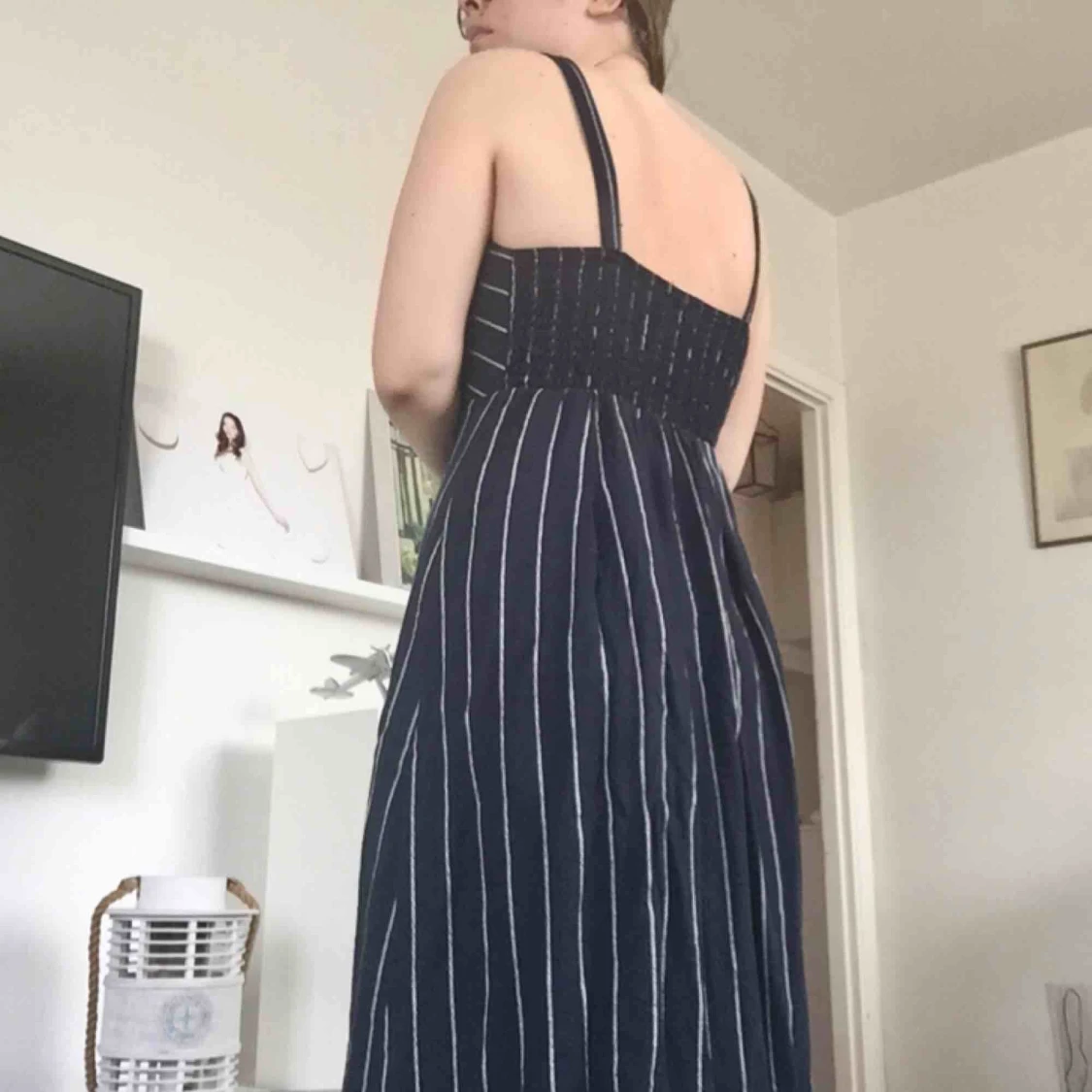 Klänning med knappar  - 90