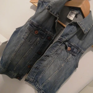  - Från h&m aldrig använd. Skickas via post 