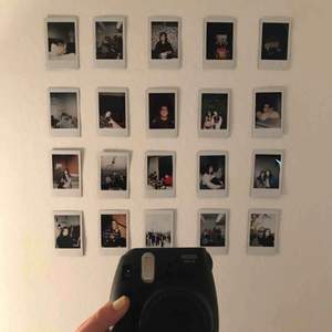  superfin polaroid kamera ✨ några filmer ingår :) köparen står för frakt! 