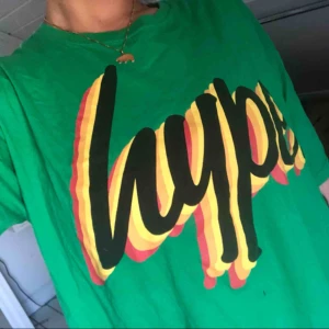  - T-shirt från Hype, strl XL, mer som en L. Exklusive frakt 