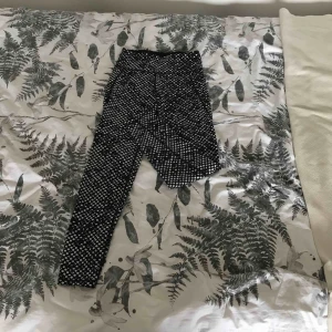  - Snygga träningstights från H&M, använda ett fåtal gånger.   Kan fraktas 🌸