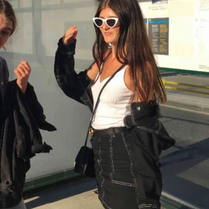  - FAVVOkjolen!!!!! är för liten för mig nu men asså den är så jävla najs!!! passar med allt! 