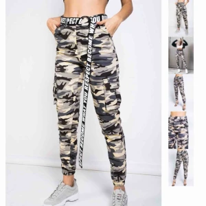  - Militär byxor från madlady, tunna så att man även kan använda de på sommaren. Köparen står för frakten ☺️