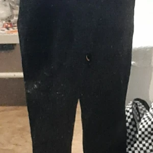 Pierre Cardin svarta manchester  - Köpta på secondhand typ aldrig använda och i bra skick. Används inte pga för att de är för stora tyvärr. Köparen står för frakten