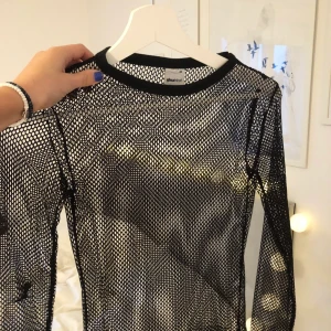 Nättröja  - Säljer den här nättröjan som endast är använd 1 gång!💗