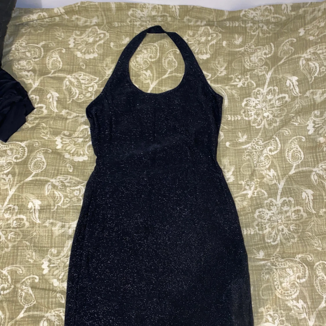 Halter neck glitter klänning 