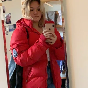 Dunjacka - Dunjacka från Svea. Fint skick, inga hål. Buda i kommentarerna💕😚