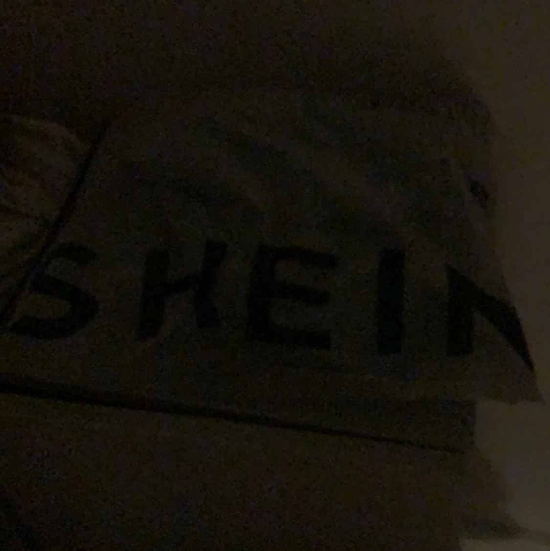 Kom privat för fler bilder, sitter bra lite korta ( 170 ) dem är till ankeln ungefär!! Säljer för behov av pengar - 90