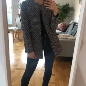blue jacquard coat size S, very versatile, can be easily combined either with an elegant or informal outfit. Perfect condition, when first released by zara was quickly sold out. Selling because it runs small for me now, otherwise I will keep it. Be aware it is not a winter coat, it fits tailored. Love it when wear it open with cool sneakers 